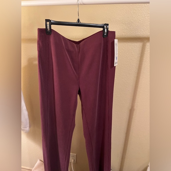 NWT RIBBED SOFTSTREAM LULU PANTS - Picture 2 of 6